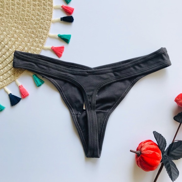 Victoria’s Secret PINK Cotton Ribbed Thong Panty Halloween Dog Embroidery - Picture 2 of 3